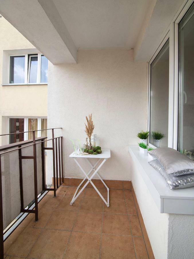 Wlr Apartments - Hoza II Варшава Экстерьер фото